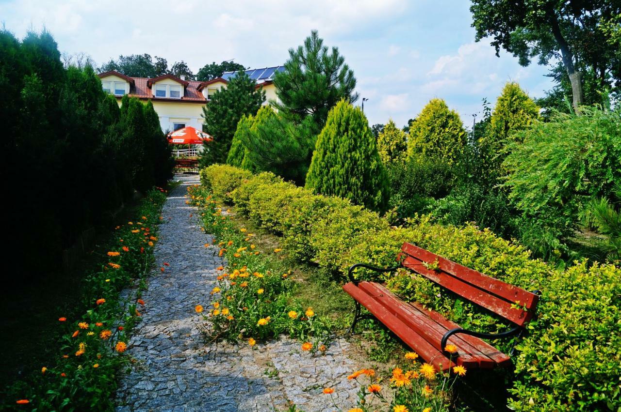 Dwor Dluzniewo住宿加早餐旅馆 外观 照片
